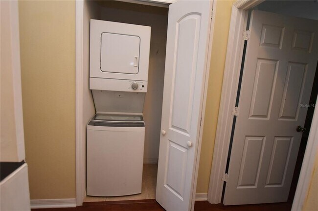 Building Photo - 10832 Savannah Wood Ct