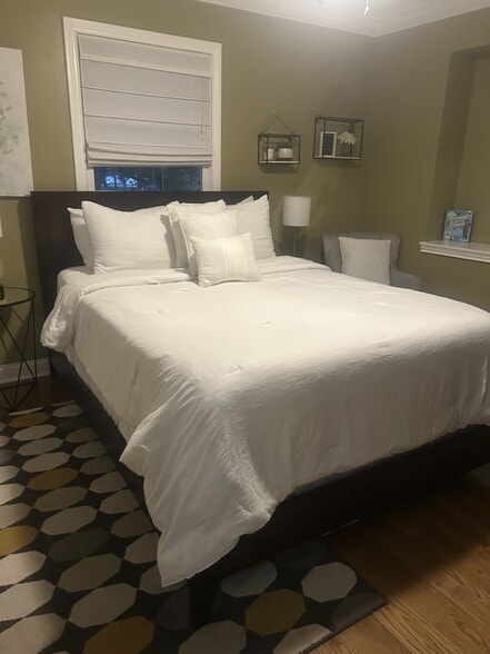 Bedroom 2 with Queen Bed - 1555 Saint Joseph Cir