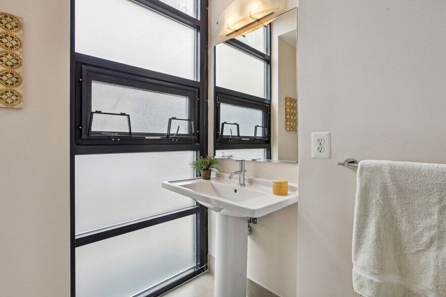 Building Photo - 2125 14th St NW