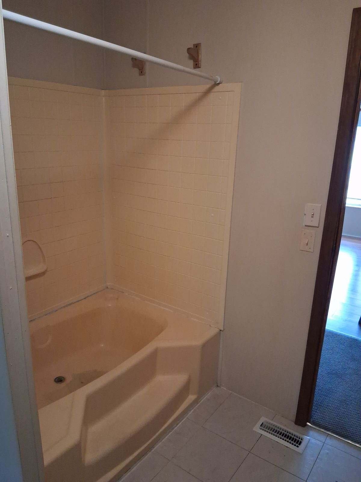 Building Photo - 97048 Diamond St