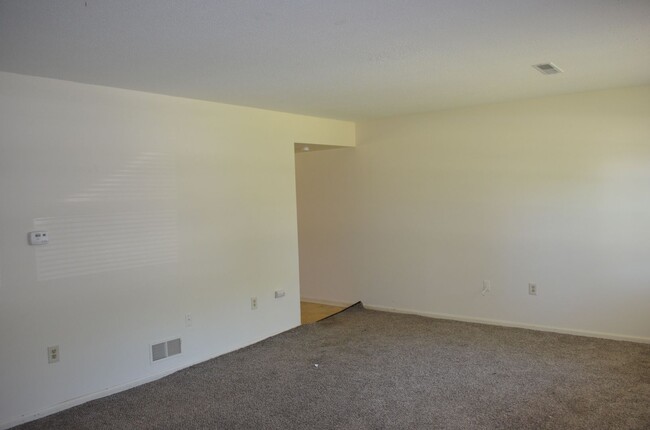 Building Photo - 4819 Meadow Lark Ln