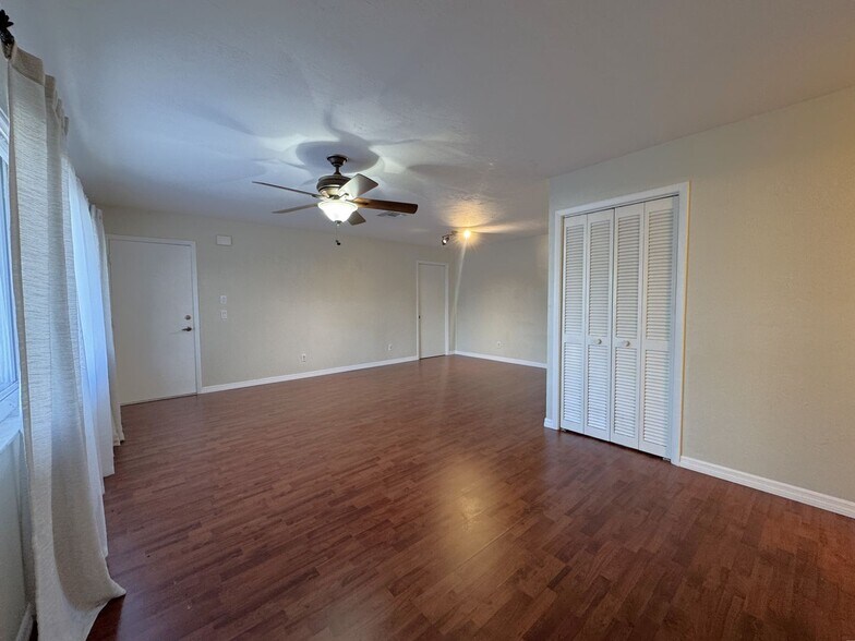 Building Photo - 2 Bedroom, 2 Bath Condo Available Soon!
