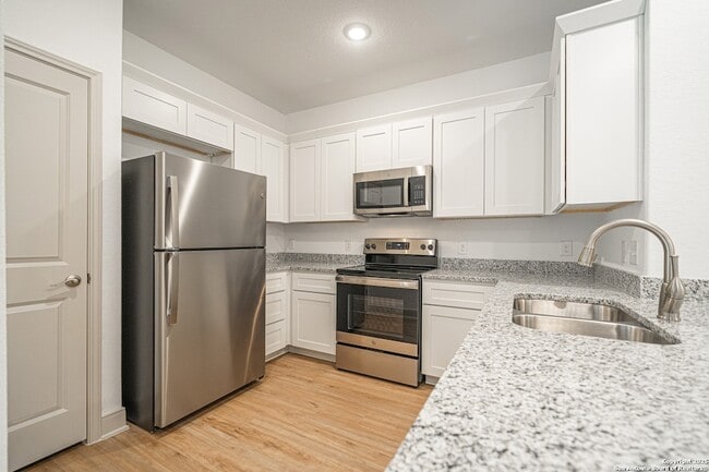 Building Photo - 10215 Tulipwood Run