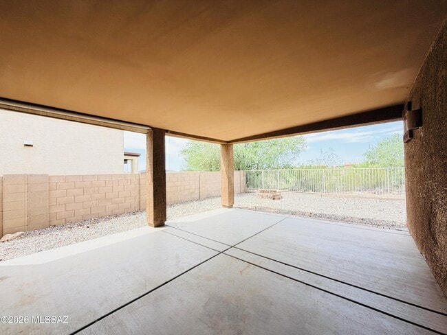 Building Photo - 9859 N Crook Ln
