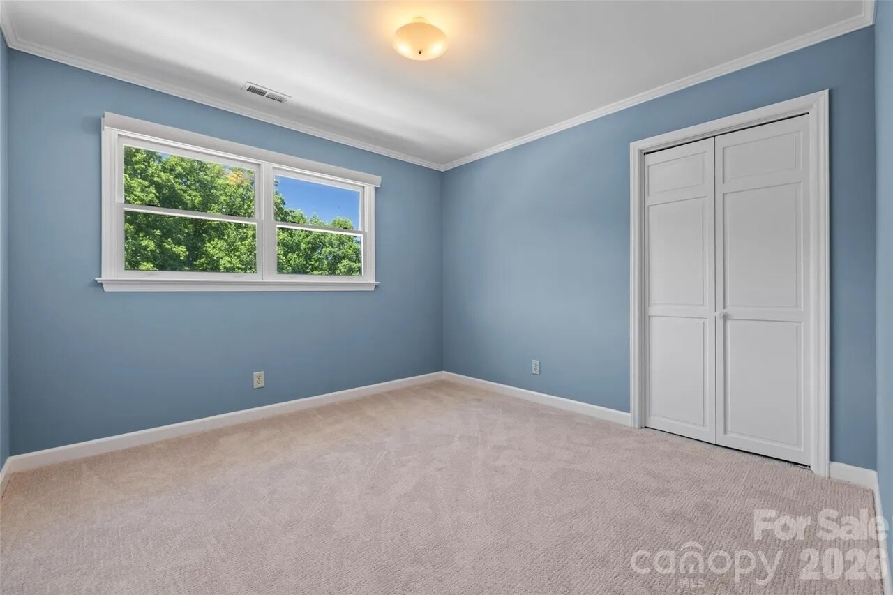 Building Photo - 3010 Eaker Dr