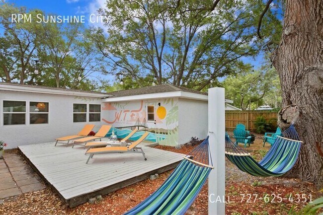 Building Photo - 11208 Duncan St