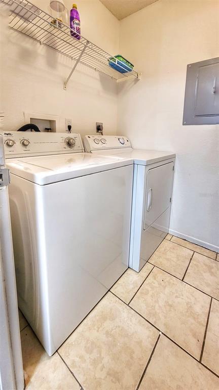 Building Photo - 3705 SW 27th St