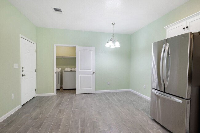 Building Photo - Charming 3/2/2 single story home near Downtown SA & St. Mary's University!