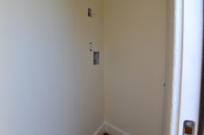 Building Photo - 20 Mcreynolds St