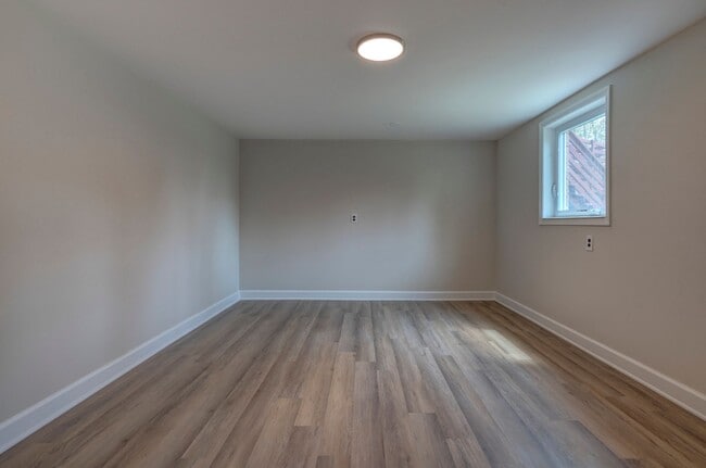 Building Photo - 507 Stonegate Dr