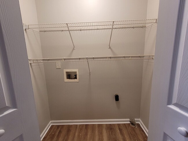 Building Photo - LVP floors, Large Yard!  3 BRM, 2 BHs, Double Garage!