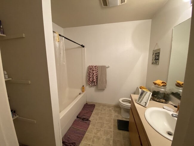 Building Photo - Garfield St Duplex