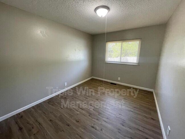 Building Photo - 2415 Stoney End Ct