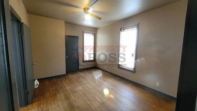 Building Photo - 1202 Elston St