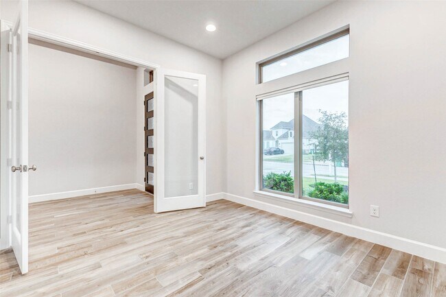 Building Photo - 624 Cape Capri Dr