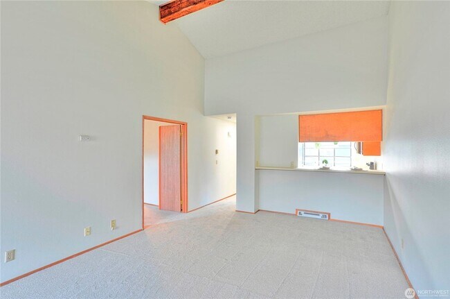 Building Photo - Spacious 2-Bed, 2-Bath Condo in Prime Ever...