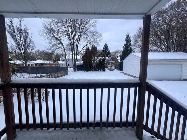 Building Photo - Updated Single Family Home!