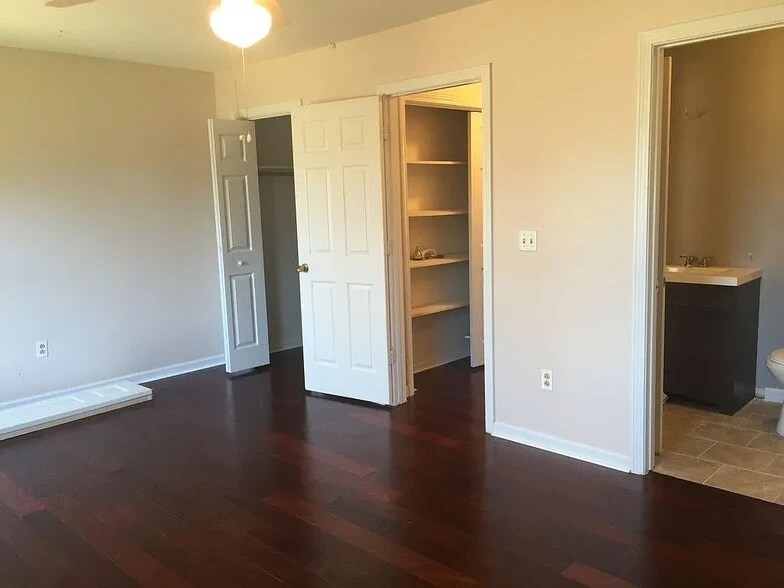 Building Photo - 59 Loon Pl