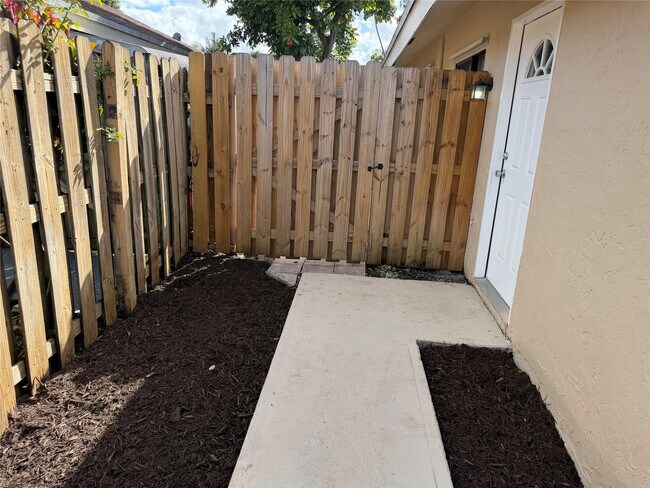 Building Photo - 6522 Harbour Rd