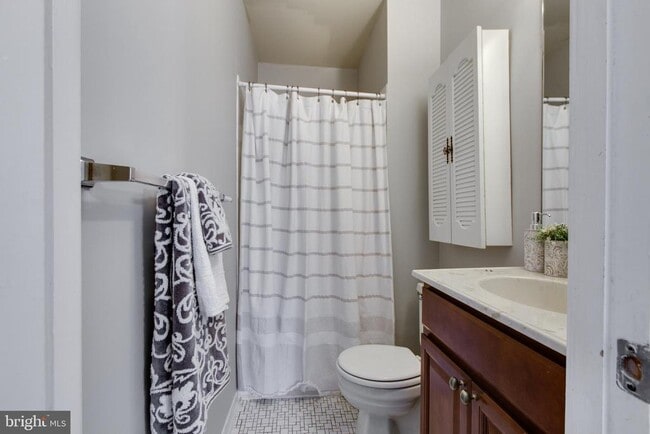 Building Photo - 3570 Lowlen Ct