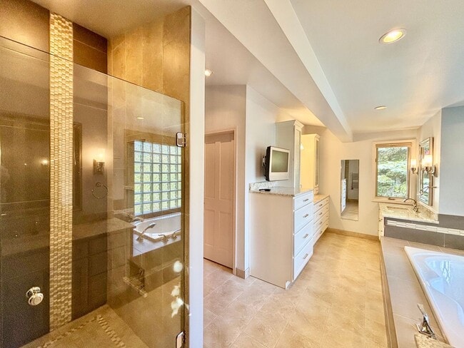 Building Photo - Great Home For Rent