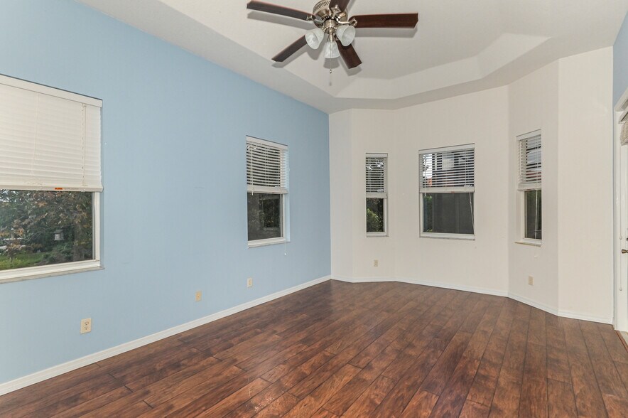 Master Bedroom - 1896 N Ravenwood Pt