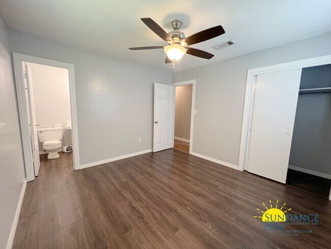 Building Photo - Beautiful 3 bedroom home that is centrally...