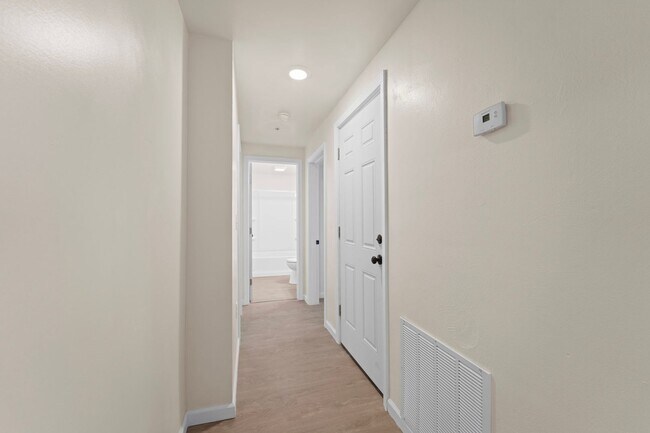 Building Photo - 2616 Shawhan Ave