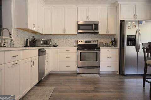 Building Photo - 8712 Lake Dr SW