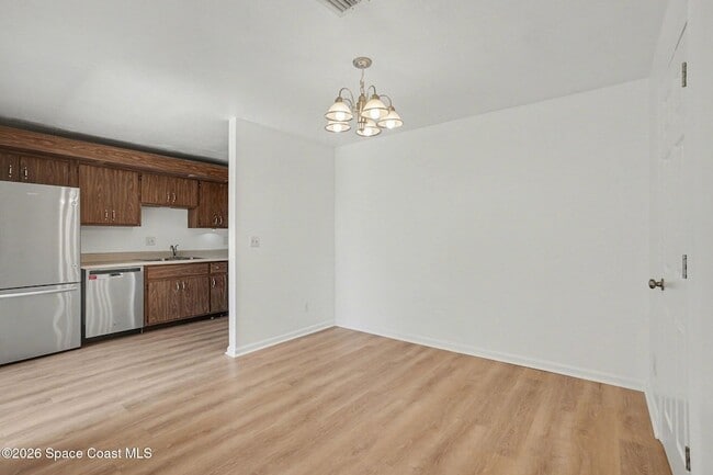 Building Photo - 3915 Vista Oaks Cir NE