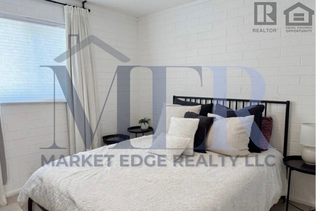 Building Photo - 4711