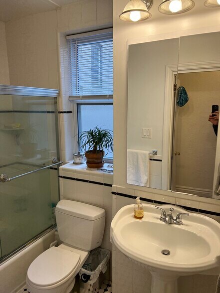 Building Photo - 1750 Commonwealth Ave