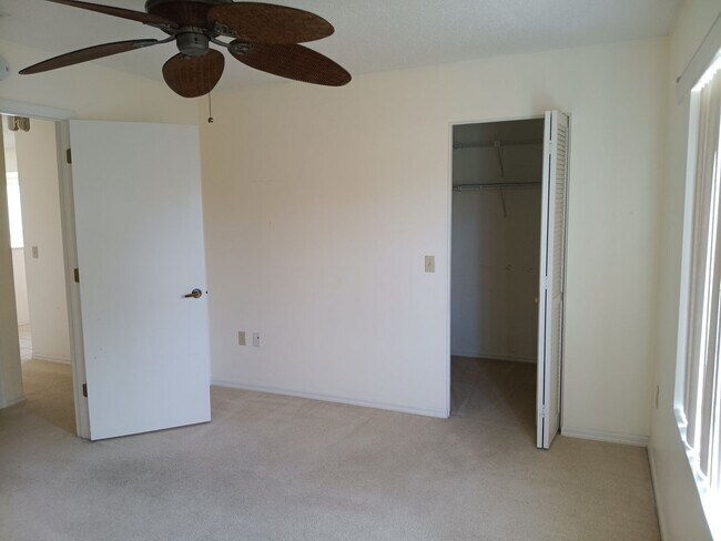 Building Photo - 2 bedroom 2 bathroom Large House for rent ...