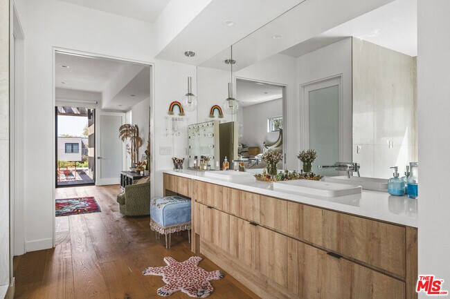 Building Photo - 12662 Rose Ave