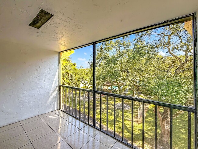 Building Photo - Beautiful 2 bedroom 2 bath Condo in Boca Raton, close to FAU