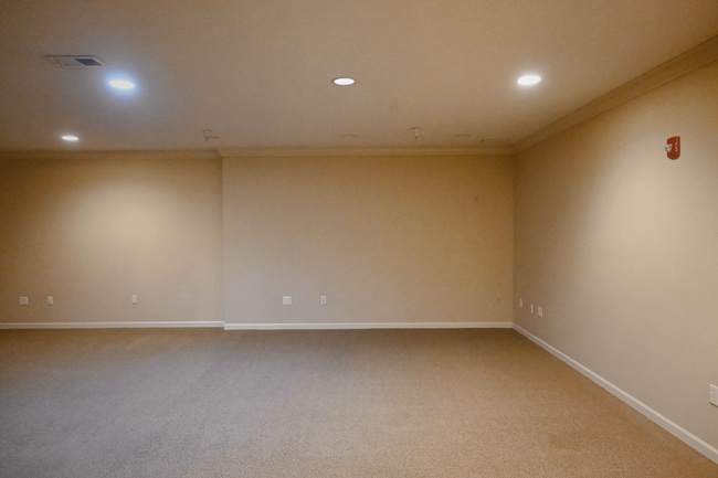 Floorplan - Square 131 - 4880 - 12 Plex