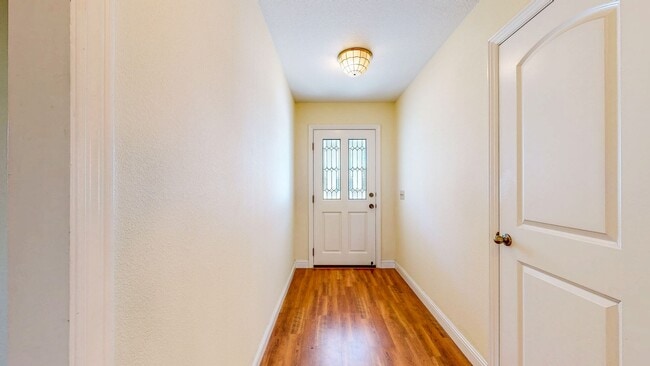 Building Photo - Well Maintain West Side Single Story 3 bedroom 2 bathroom home with 2 car garage