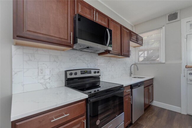 Building Photo - 7234 Amherst Ave