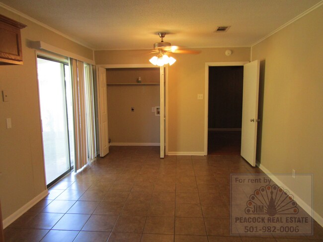 Building Photo - 3022 Hines Dr