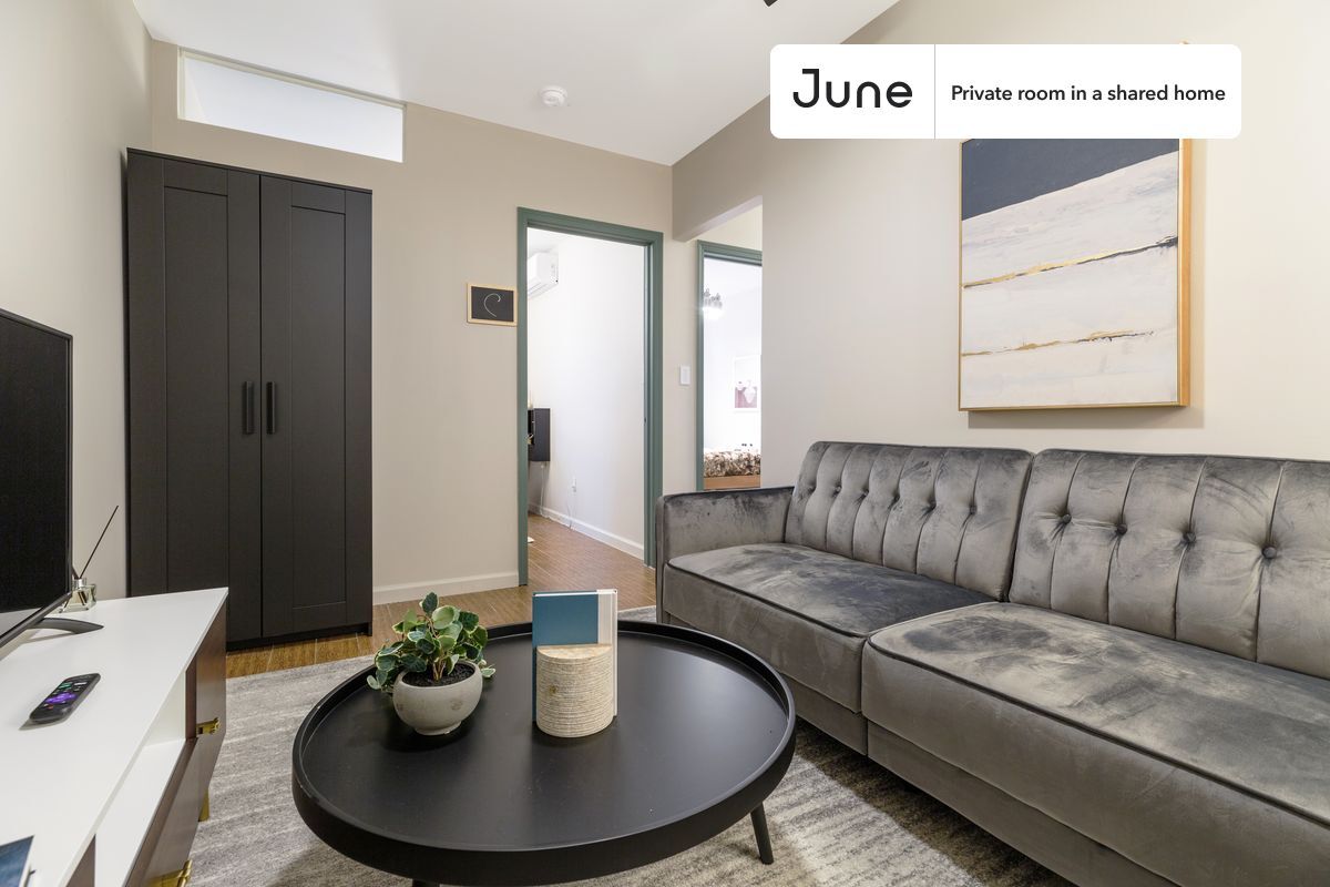 Building Photo - Room in Shared 3 bed/1 bath home in Chinatown
