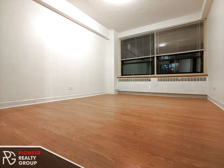 Building Photo - 4180 N Marine Dr