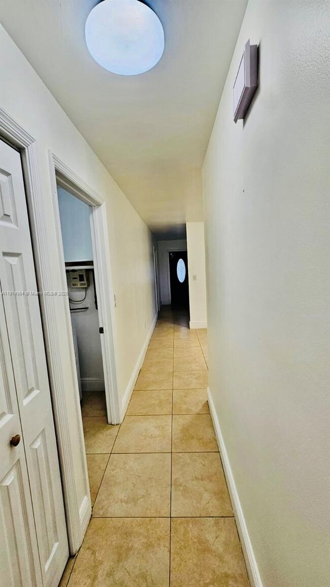 Building Photo - 3182 SW 25th Ter