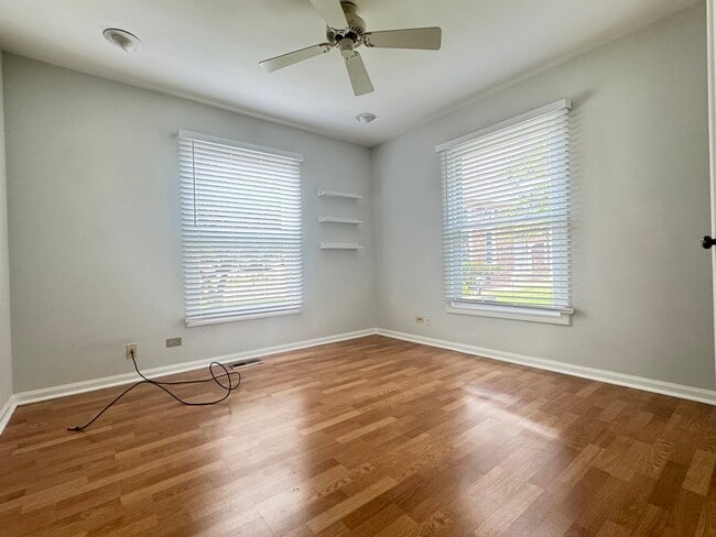 Building Photo - 2515 Live Oak Ln