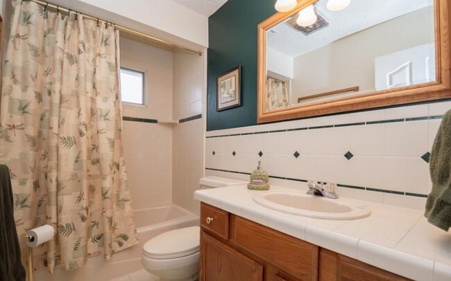 Building Photo - 6 BED 3 BATH HOME IN AMMON, IDAHO