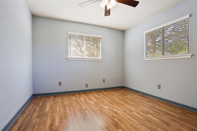 Building Photo - 2027 St Nick Dr