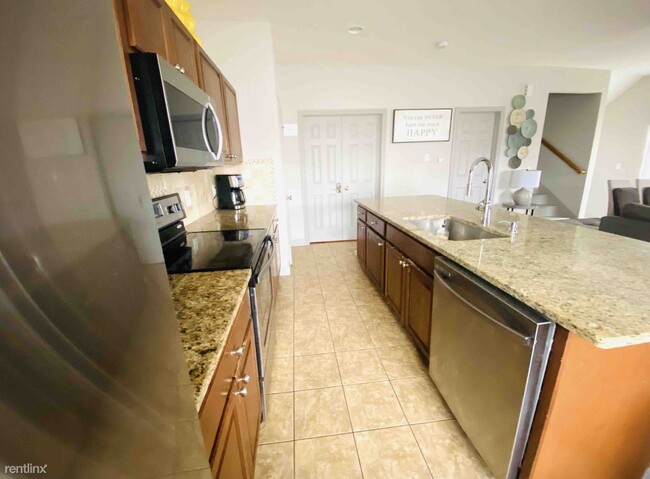 Building Photo - Room for Rent, 3 bath Duplex - 85 W 8th Av...