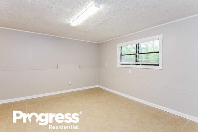 Building Photo - 170 Hyde Park Ct
