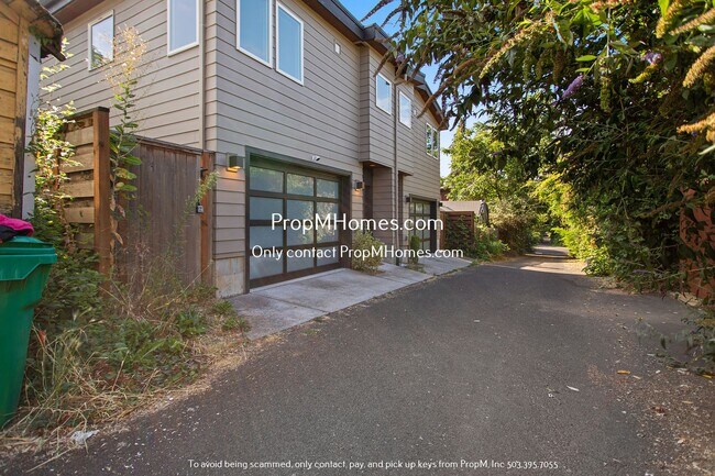 Building Photo - 4127 N Michigan Ave