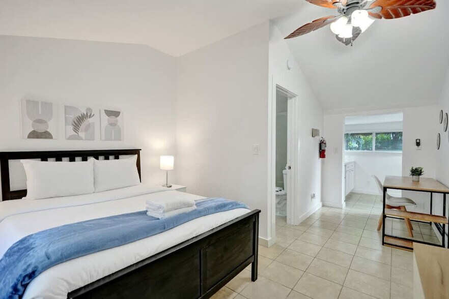 Building Photo - 1115 SW 4th St