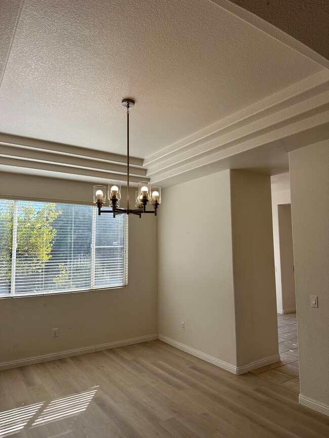 Building Photo - 32795 Valentino Way